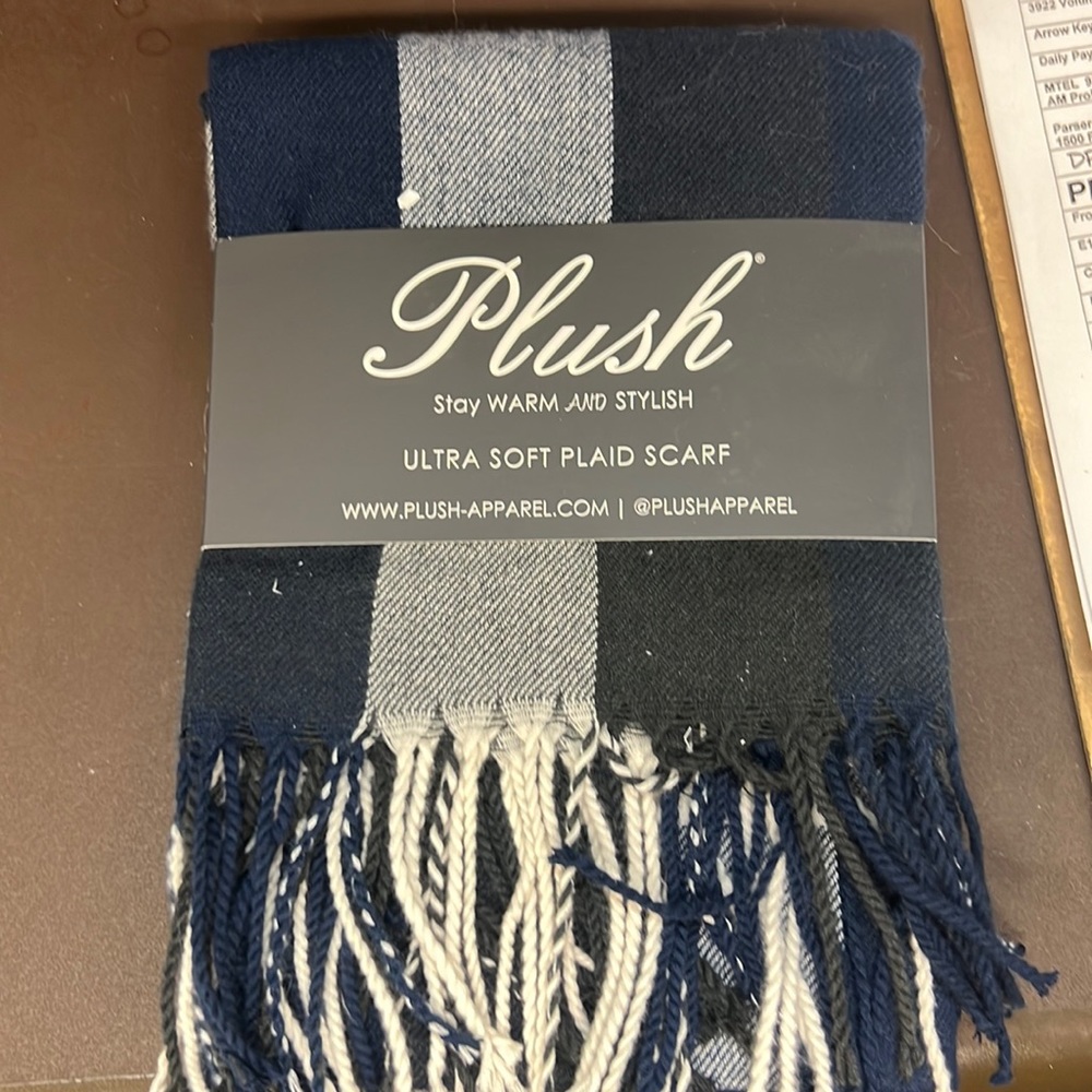 Navy black and cream scarf